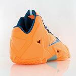 Баскетбольные кроссовки Nike Lebron XI «Atomic Orange» - картинка